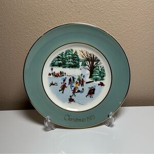 1975 THIRD EDITION Enoch Wedgwood Vintage Avon Christmas Plate